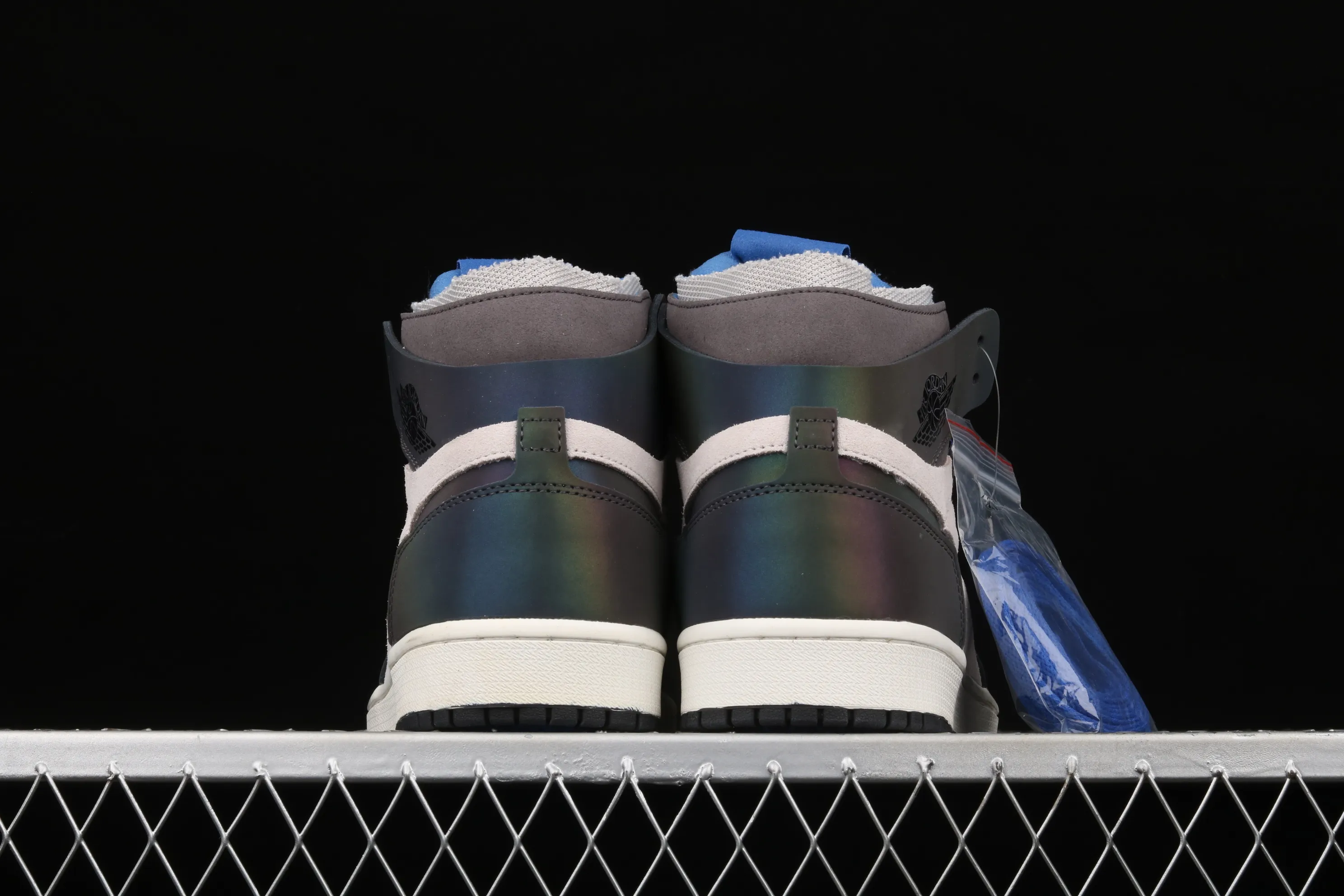 All categories Air Jordan Jordan series basketball shoes Air Jordan 1 High Z version LPL x Air Jordan 1 Zoom Comfort "Iridescent" AJ1 Joe 1 joint model League of Legends theme basketball shoes DD1453-001